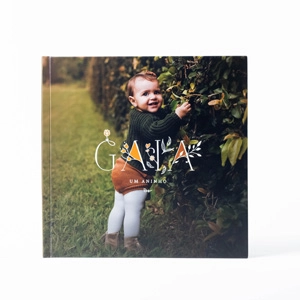 Capa dura fotográfica laminada com filme BOPP.