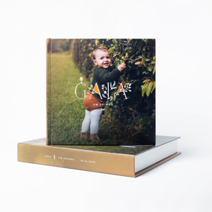 Possibilidade de criar uma embalagem que replica fielmente o design da capa do seu álbum. Explore a seção Embalagens/Fastbox e crie a sua.