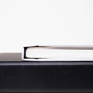 Com reforço no dorso.