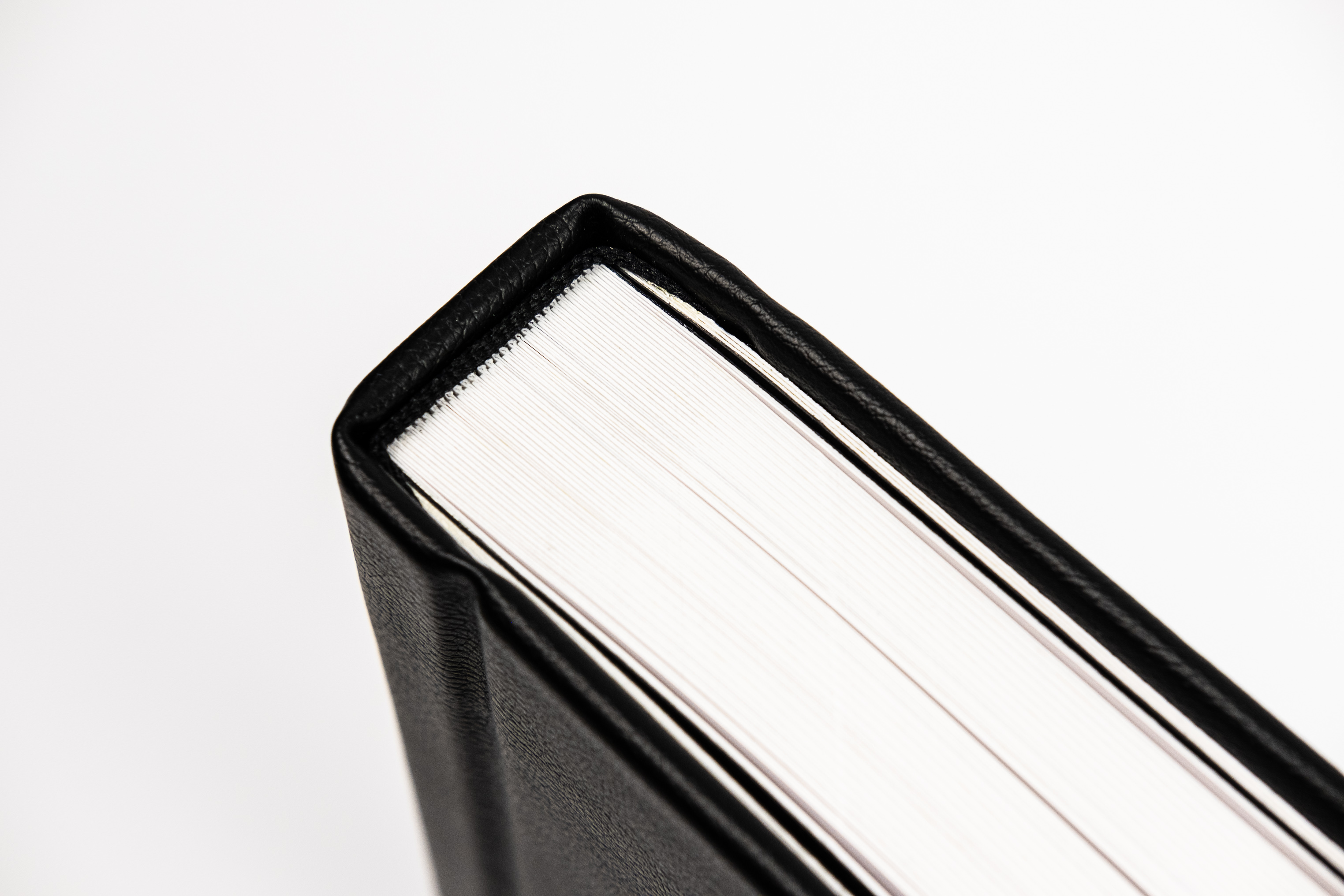 Com reforço no dorso.