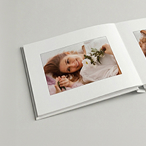 Acompanha fita adesiva para colar as fotos