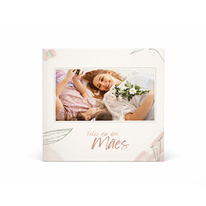 Álbum temático no formato quadrado 20x20 cm, com 20 páginas