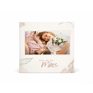 Álbum temático no formato quadrado 20x20 cm, com 20 páginas