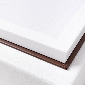 Suporta álbuns Fastbook com opções de 400 g/m² para até 98 páginas e 800 g/m² para até 56 páginas, ajustando assim a capacidade de páginas que a embalagem pode acomodar.