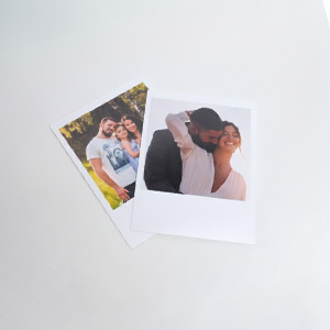 Produto vendido em pares, permitindo escolher fotos diferentes