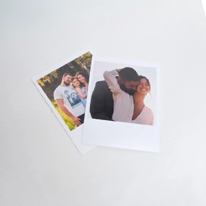 Produto vendido em pares, permitindo escolher fotos diferentes